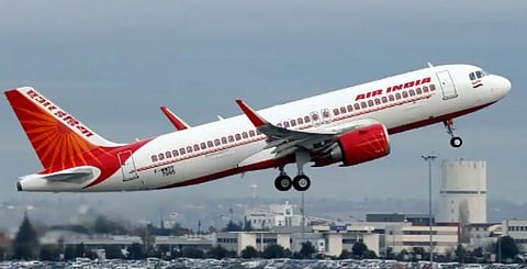 '5ஜி' அலைக்கற்றை விவகாரம்: நிறுத்தப்பட்ட இந்தியாவுக்கான விமான சேவை மீண்டும் தொடக்கம்