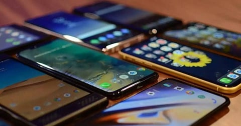 உலகம் முழுவதும் 16 கோடி ஸ்மார்ட்போன்கள் விற்பனை..வெளியான காரணம்