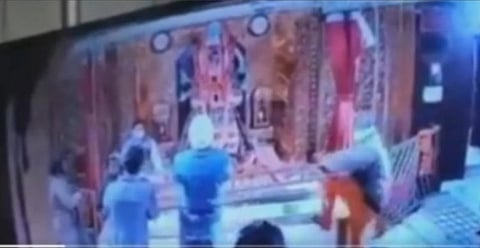 காளி தேவி கோவிலில் மதத்தின் மாண்பை கெடுக்கும் வகையில் நடந்து கொண்ட மர்ம நபர் அதிரடியாக கைது!!