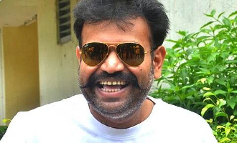 42 வயதில் காதலில் விழுந்த நடிகர் பிரேம்ஜி!! பாடகியுடன் வெளியான புகைப்படம் செம வைரல்