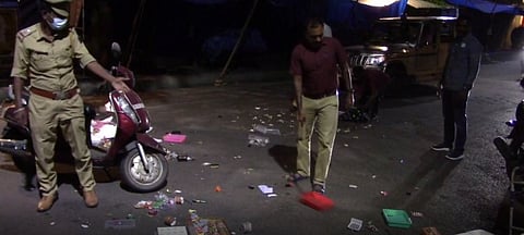 தொழில் போட்டியில் இருதரப்பினரிடையே மோதல்... கல்வீச்சு தாக்குதலில் ஒருவர் மண்டை உடைந்தது!!