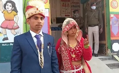 திருமணம் முடிந்து மாமியார் வீட்டுக்கும் செல்லாமல் ஒட்டு போட சென்ற புதுமணப்பெண்!!