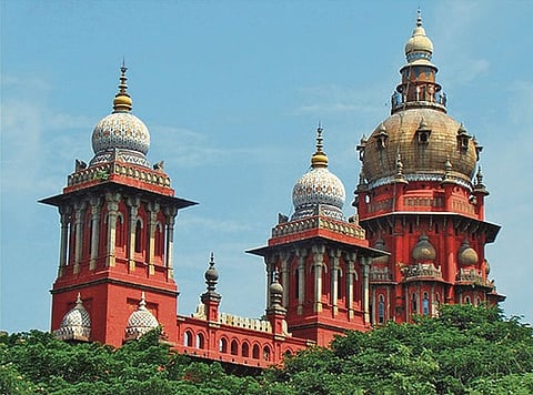 குப்பை கிடங்காக மாறும் பக்கிங்ஹாம் கால்வாய்.. மாமல்லபுரம் பேரூராட்சி ஒரு வாரத்தில் அறிக்கை தாக்கல் செய்ய சென்னை உயர் நீதிமன்றம் உத்தரவு