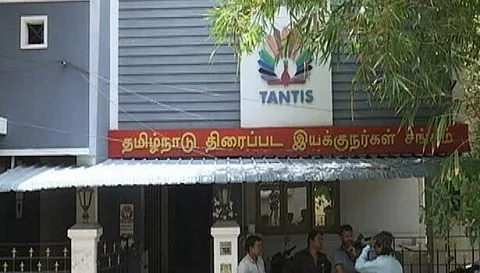 தமிழ்நாடு திரைப்பட இயக்குநர்கள் சங்க தேர்தல் - விறுவிறுப்பாக தொடங்கி வாக்குப்பதிவு நடைபெற்று வருகிறது