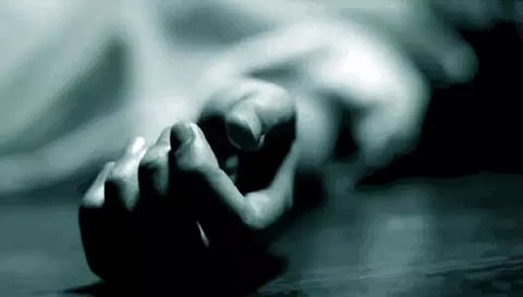 கவனிக்க ஆள் இல்லாததால் தந்தை, மகன் தற்கொலை! லெட்டர் மூலம் வெளிவந்த உண்மை!!