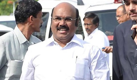 ஜாமீனில் வெளியே வந்தார் முன்னாள் அமைச்சர் ஜெயக்குமார்.. அதிமுகவினர் உற்சாக வரவேற்பு!!