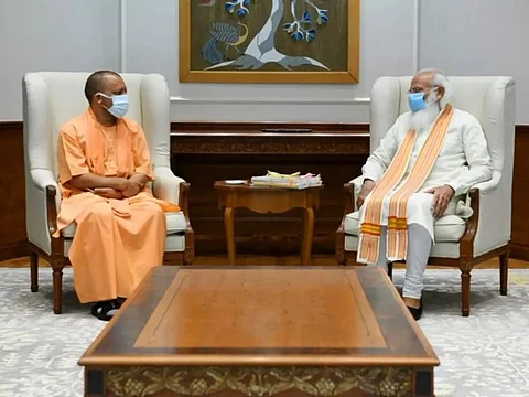 உ.பி. அமைச்சரவையில் யார் யாரை நியமிப்பது?.. பிரதமர் மோடியுடன் யோகி ஆதித்யநாத் ஆலோசனை!!