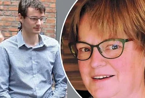 சிறுவயதில் அவமானப்படுத்திய ஆசிரியர்..30 ஆண்டுகளாக வெயிட்டிங்..101 முறை கத்தியால் குத்தி பழிதீர்த்த மாணவன்..!!