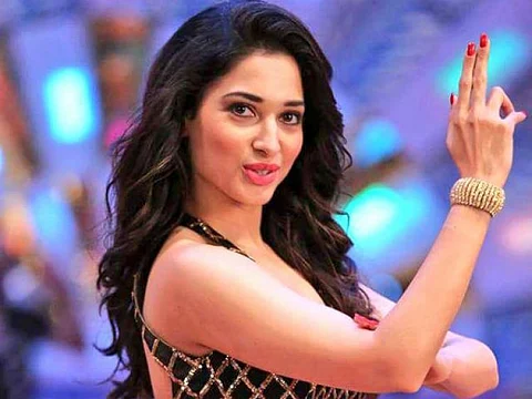 டான்ஸ்ஸில் சமந்தாவுக்கே டஃப் கொடுக்கும் தமன்னா..! வெளியானது ’கானி’ யின் ஐட்டம் பாடலின்!