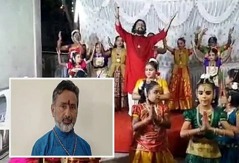 சங்கமம் திரைப்பட பாணியில் நடனம் ஆடிய போதே உயிரை விட்ட நாட்டியக் கலைஞர்..!
