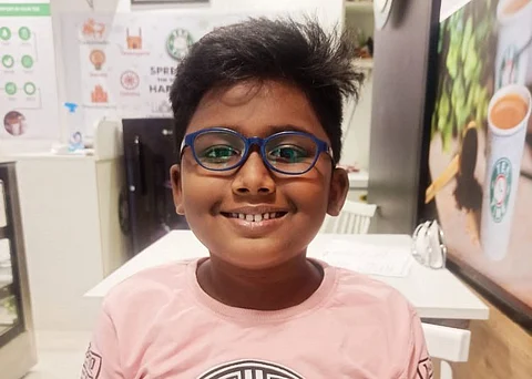 பையை மறந்த மாணவன்.. பேருந்தில் ஏறி எடுக்க முயன்றபோது.. துடிதுடித்து உயிரிழந்த சோகம்!!