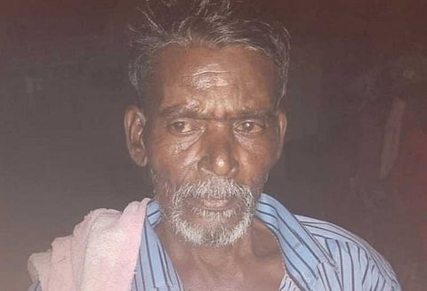 இறந்து விட்டதாக  அடக்கம் செய்யப்பட்ட நபர் மீண்டும் உயிருடன் வந்ததால் பரபரப்பு...! அதிர்ச்சியில் கிராம மக்கள்!!