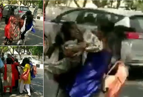 நடுரோட்டில் தலைமுடியை பிடித்து அடித்துக்கொண்ட கல்லூரி மாணவிகள்...! இணையத்தில் வைரலாகும் வீடியோ..!!