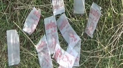 பாக்கெட் சாராய விற்பனையை நிறுத்த சொன்ன மக்கள்...அலட்சியமாக பதில் கூறிய வியாபாரியின் வீடியோ வைரல்!!