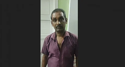 குடும்ப பிரச்சினையில் மாமனார் குத்தி கொலை - மனைவி, மாமியார் மருத்துவமனையில் அனுமதி!!