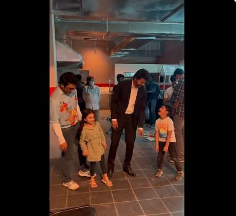 வாத்தி கம்மிங் பாடலுக்கு குழந்தைகளுடன் நடனமாடிய விஜய்..! ட்ரெண்டாகும் வீடியோ