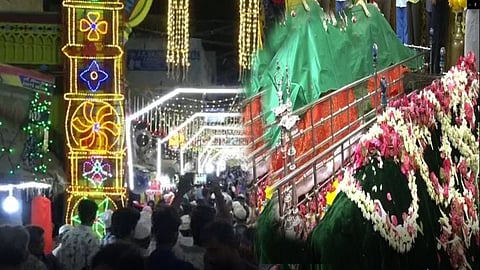 1,025 ஆண்டுகள் பழமை வாய்ந்த நத்தர்ஷா பள்ளிவாசலில் சந்தனக்கூடு விழா