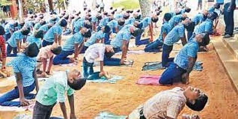 1 முதல் 10-ம் வகுப்பு வரை உடற்கல்வி கட்டாயம் - தமிழக அரசு பிரமாணப் பத்திரம் தாக்கல்!!