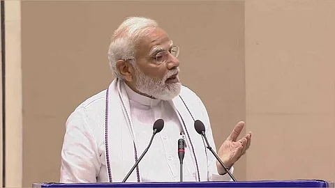நீதிமன்றங்களில் மாநில மொழிகளை ஊக்குவிக்க வேண்டும்...அனைத்து மாநில முதலமைச்சர்கள் மாநாட்டில் பிரதமர் வலியுறுத்தல்!