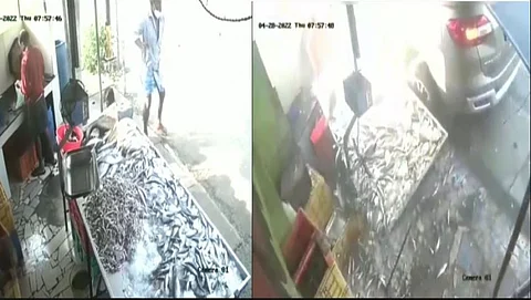 மீன் கடைக்குள் தறிகெட்டு புகுந்த கார் - சம்பவ இடத்திலேயே அசாம் தொழிலாளி பலி.. சிசிடிவி காட்சி!