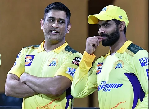 சென்னை அணியின் கேப்டனாக மீண்டும் பொறுப்பேற்கிறார் தோனி!