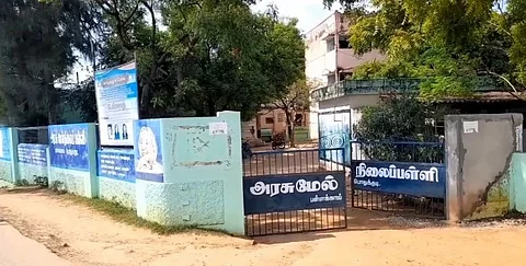 சாதிக் கயிறு கட்டும் பிரச்னை.. 12-ம் வகுப்பு மாணவன் கொலை.. அலட்சியமாக செயல்பட்ட 2 பள்ளி ஆசிரியர்கள் பணியிடை நீக்கம்!