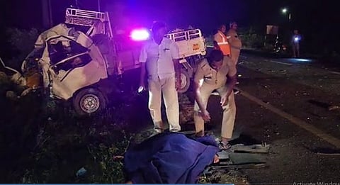 ஆம்னி பேருந்து, டெம்போ வாகனம் நேருக்கு நேர் மோதி விபத்து - இருவர் பலி!