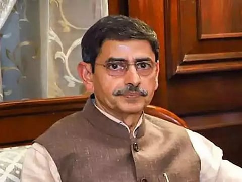 தமிழக ஆளுநர் திருவள்ளுவருக்கு மத சாயம் பூச முயற்சிப்பதாக பல்வேறு தரப்பினரும் குற்றச்சாட்டு !