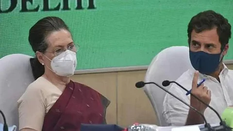கட்சி மறுசீரமைப்புக்கு மந்திரக்கோல்கள் தேவையில்லை - காங்கிரஸ் தலைவர் சோனியா காந்தி!
