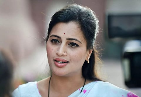 ஹீரோயினை ஸ்கேன் செய்த போது படம் பிடித்த மர்ம நபர்... புகார் அளித்த கருணாஸ் பட நடிகை!