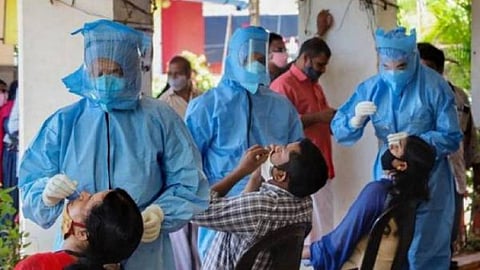 இந்தியாவில் புதிதாக இத்தனை பேருக்கு கொரோனா பாதிப்பா? - 13 பேர் பலி!