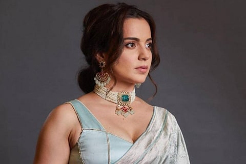 பாலிவுட் நடிகர்களின் வாரிசுகள் அவித்த முட்டை போன்று இருக்கின்றனர்.! பிரபல நடிகையின் சர்ச்சை கருத்து!!