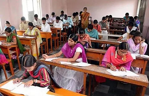தமிழகம் முழுவதும் இன்று குரூப்- 2 தேர்வு தொடங்கியது