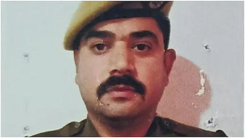 மகளை டியூஷனுக்கு விட சென்ற காவலர் தீவிரவாதிகளால் சுட்டுக்கொலை - துணைநிலை ஆளுநர் கண்டனம்!