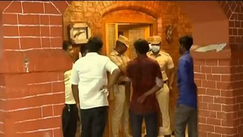 பாஜக நிர்வாகி கொலை செய்யப்பட்ட வழக்கு.. சிந்தாதிரிப்பேட்டை காவல் ஆய்வாளர் பணியிடை நீக்கம்