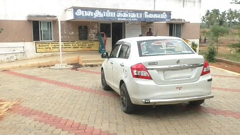 செவிலியரை கத்தி முனையில் மிரட்டி ஆறரை பவுன் தங்கச் சங்கிலி பறிப்பு.. அரசு ஆரம்ப சுகாதார நிலையத்திற்குள் புகுந்து மர்ம நபர்கள் கைவரிசை!!