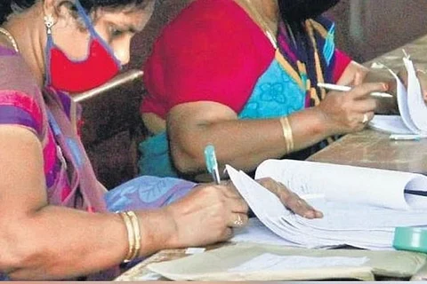 12ம் வகுப்பு பொதுத்தேர்வு விடைத்தாள் திருத்தும் பணி இன்று தொடக்கம்...!