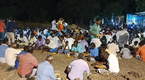 100 ஆடுகளை பலியிடும் வினோத விழா...ஆண்கள் மட்டும் அசைவம் உண்பார்களாம்; பெண்கள் இலையை மட்டும் எடுக்கனும்மா!