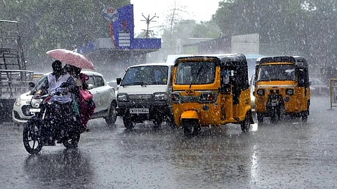 தமிழகத்தின் 10 மாவட்டங்களில் கனமழைக்கு வாய்ப்பு - சென்னை வானிலை ஆய்வு மையம்