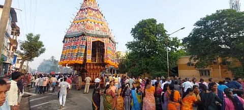 திருநள்ளாறில் வெகு விமரிசையாக நடைபெற்றது ஸ்ரீ தர்ப்பாரண்யேஸ்வரர் கோவில் தேரோட்டம்..!