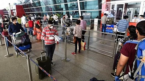 இந்தியர்கள் மீதான விசா தடையை நீக்கியது சீனா!!