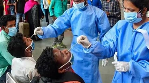 மீண்டும் கொரோனா அதிர்வலை: நாடு முழுவதும் 17 ஆயிரத்தை கடந்த தொற்று பாதிப்பு!
