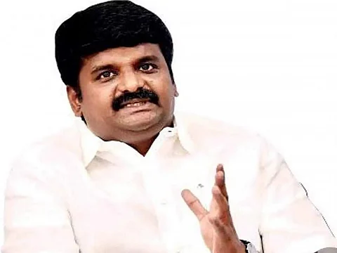 ”சொந்த நலனை கருதாமல் தொண்டர்களின் நலனை வைத்து செயல்பட வேண்டும்” - விஜயபாஸ்கர் பேட்டி!