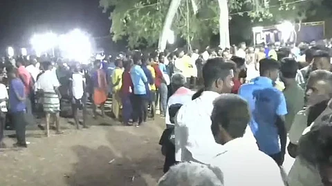 திருச்சி முனியப்பசாமி கோவில் விழா.. ஆண்கள் மட்டும் பங்கு பெற்ற கோவில் திருவிழா!!