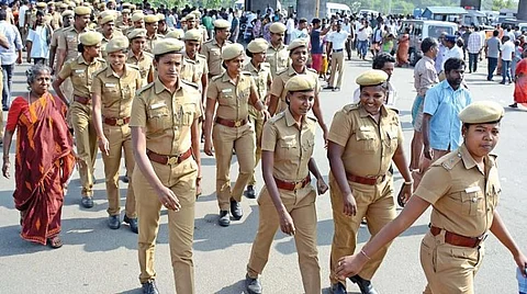 இந்திய காவல் துறையில் இவ்வளவு தான் பெண் காவலர்களா?