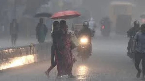 தமிழகத்தில் 3 நாட்களுக்கு கனமழை நீடிக்கும் - சென்னை வானிலை ஆய்வு மையம்