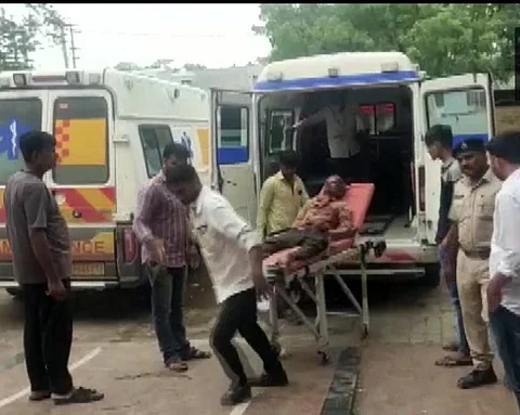 மது சாஷெட்டுகளாக விற்கப்பட்ட மெத்திலைக் குடித்து 21 பேர் பலி; குஜராத்தில் நடந்த சோகம்: