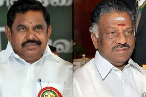 இரு தலைமைகளையும் புறக்கணிக்கிறாரா மனோஜ் பாண்டியன்?..ஓ.பி.எஸ் ஈ.பி.எஸ் இன்றி வைக்கப்பட்ட பேனரால் சர்ச்சை..!