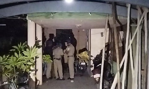 தீவிரவாதிகளைத் தேடி என்.ஐ.ஏ அதிகாரிகள் சோதனை.. ஈரோட்டில் பரபரப்பு!!