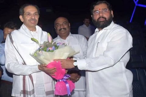 பிறந்தநாளில் உத்தவ் தாக்கரேவுக்கு ஏக்நாத் ஷிண்டே வாழ்த்து: 'ஜெகதம்பாவிடம் பிரார்த்தனை செய்கிறோம்’